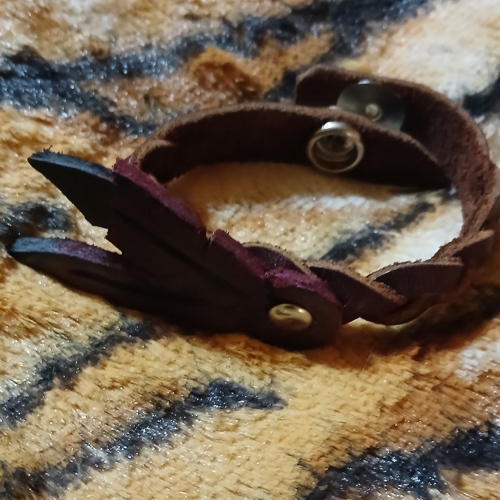 Child's leather bracelet